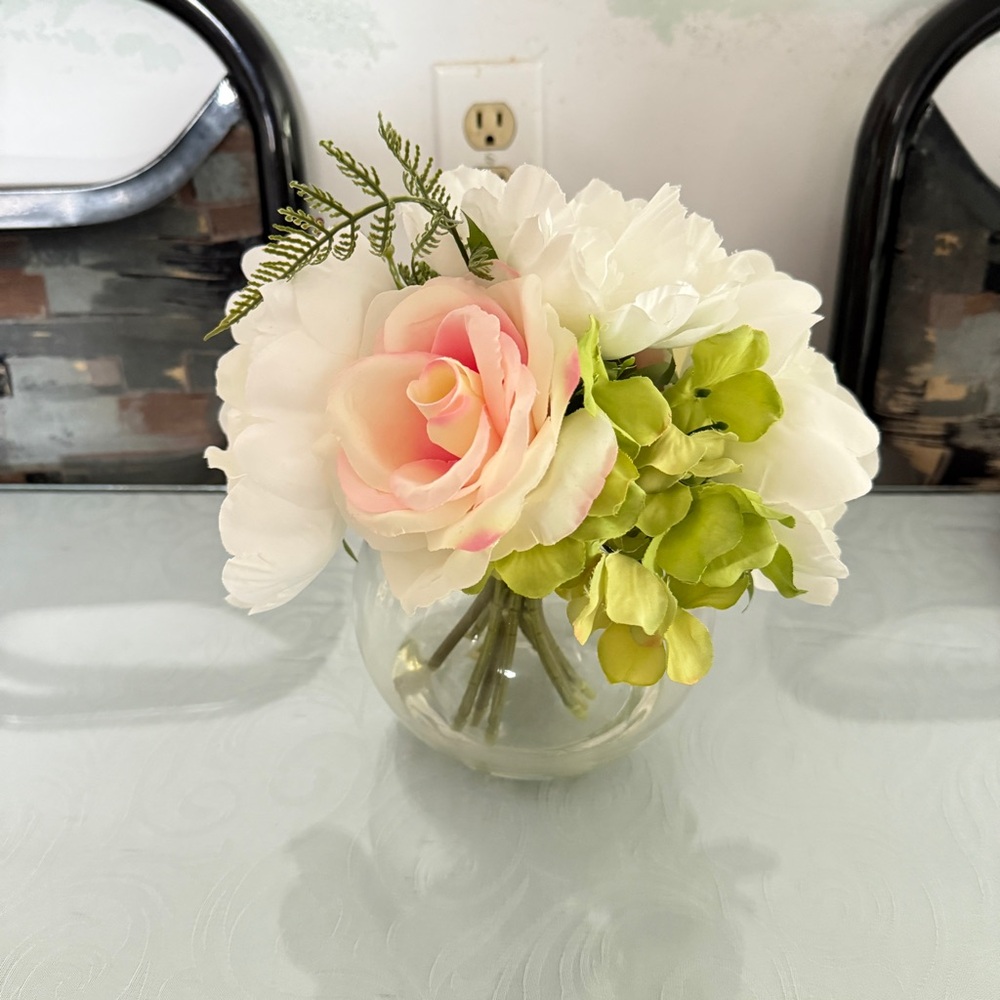 Pink & White & Green Faux Flower and Leaf Bouquet Vase Home Decor